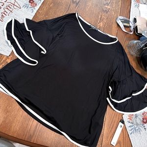 ruffle sleeved blouse